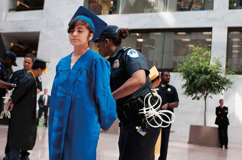 Diana Martínez fue detenida durante una protesta luego de anunciarse que los llamados dreamers serían deportados. Foto: Mark Abramson.